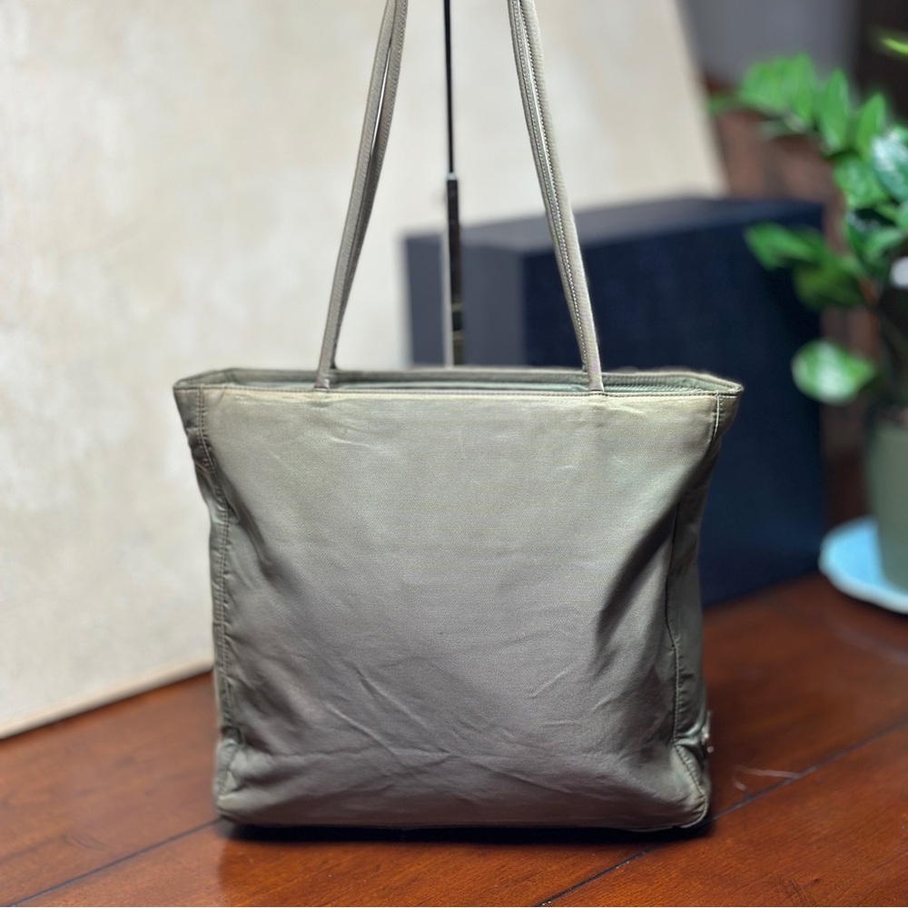 AUTHENTIC PRADA GREEN NYLON GEOMETRIC HANDBAG.